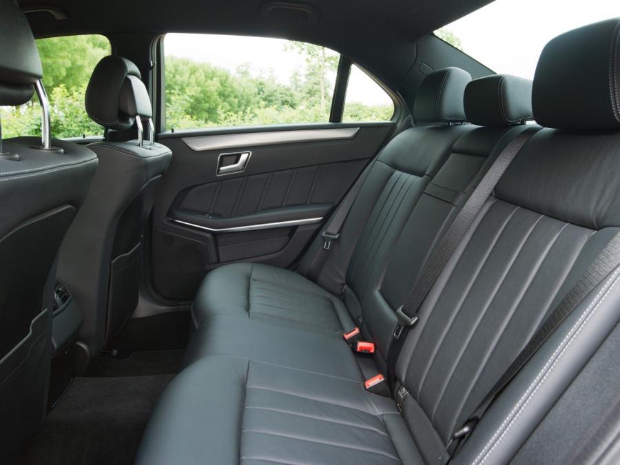  Mercedes-Benz E220 CDI 2013 года  (UK) (фото 2 из 16)